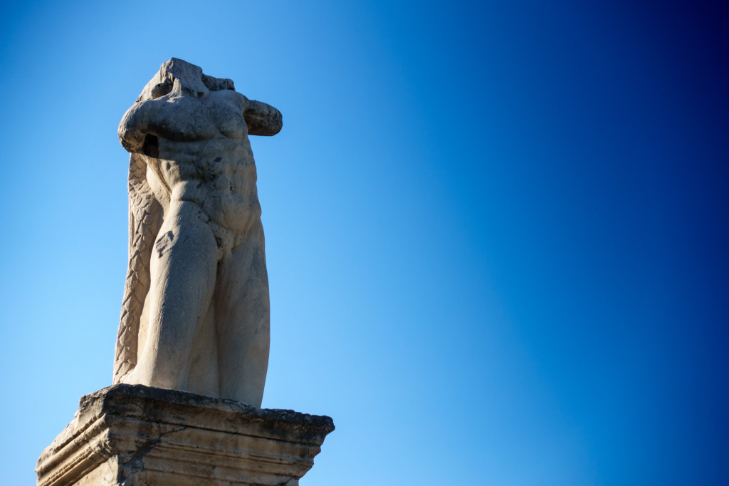 Colossal statue